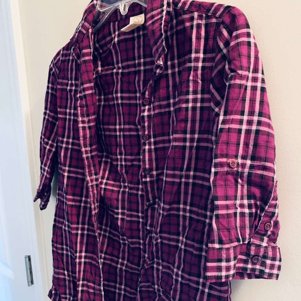 Beautiful girls button up shirt!